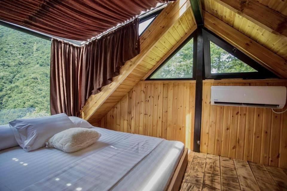 Woodpecker Ვუდფექერი Villa Batumi Exterior foto