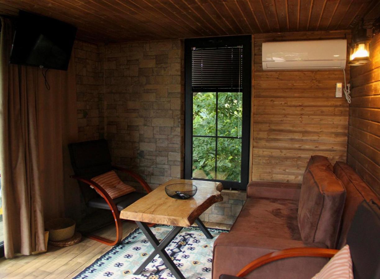 Woodpecker Ვუდფექერი Villa Batumi Exterior foto